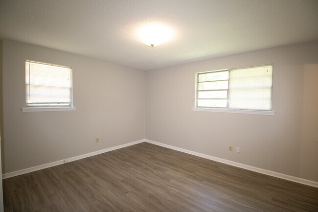 Building Photo - 217 Allenwood Dr
