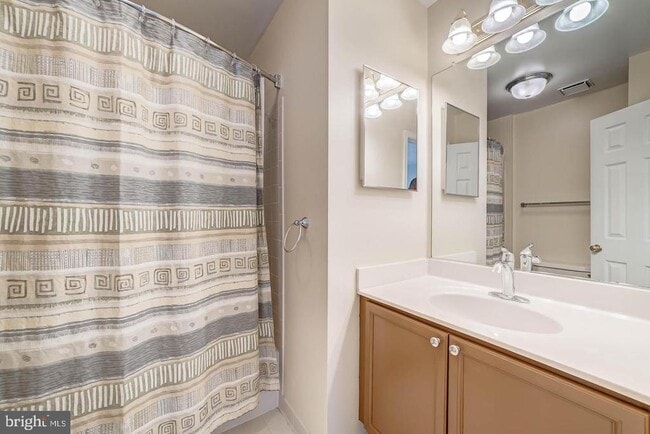 Building Photo - 7208 Burton Hill Ct