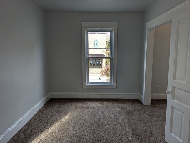Building Photo - Three Bedroom, Single Family Home with Lot...