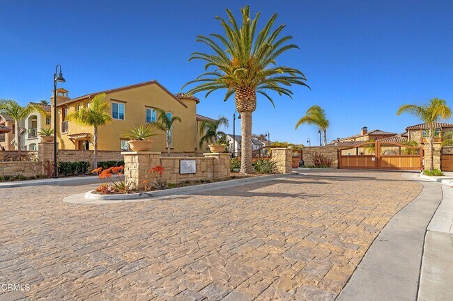 Building Photo - 1645 Range Rd