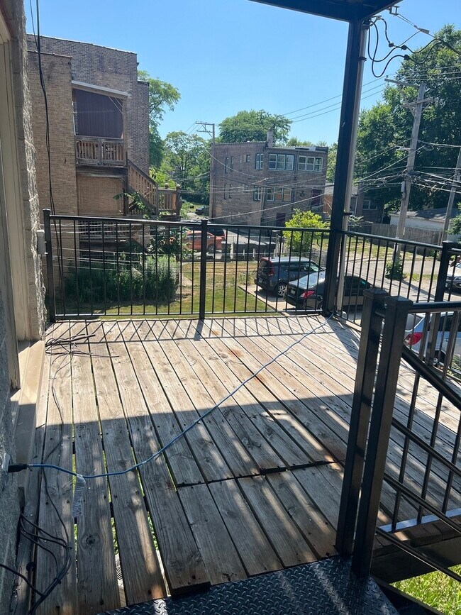 Building Photo - 1453 W Garfield Blvd