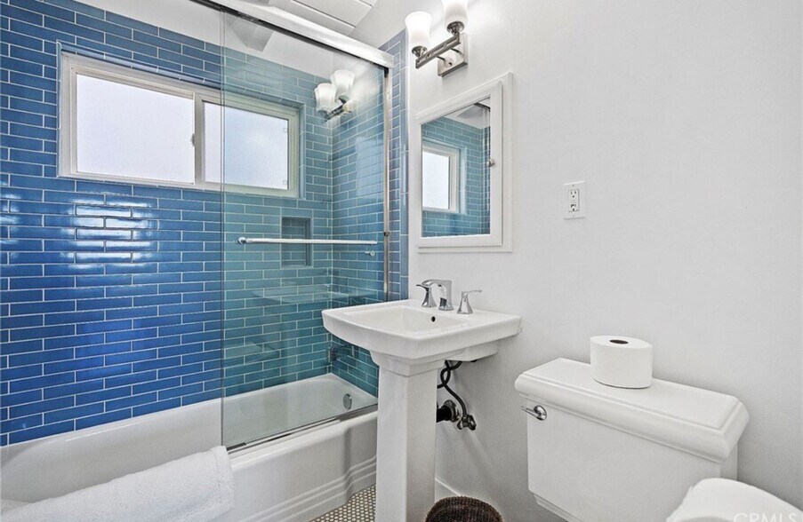 Building Photo - 200 Moonstone St