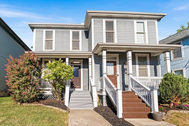 Primary Photo - 975 N 6th St