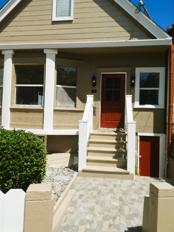 Building Photo - 55 Holly Park Cir