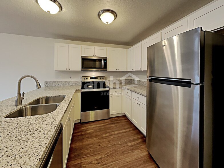 Building Photo - 16986 SW Steele Way