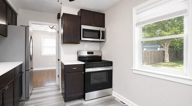 Building Photo - 2750 N 61st St