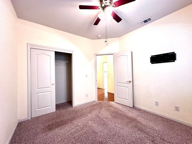 Building Photo - 3 Bedroom House Coming Available