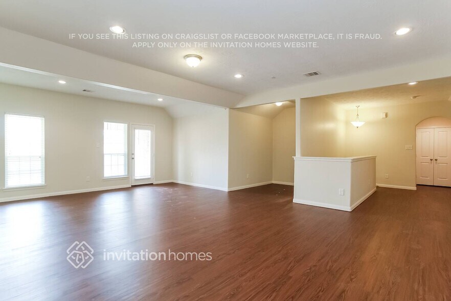 Building Photo - 3327 Orchid Trace Dr