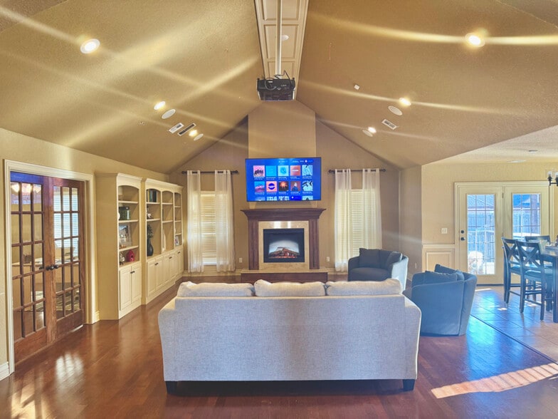 Building Photo - 2605 SW Joshua Ave