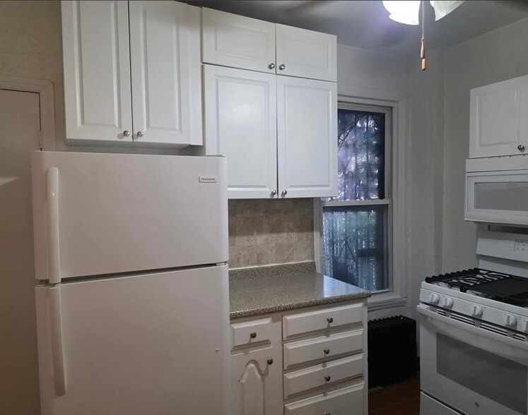 kitchen - 34 Grant St