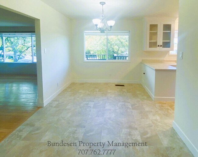 Building Photo - 77 Sunny Hill Dr