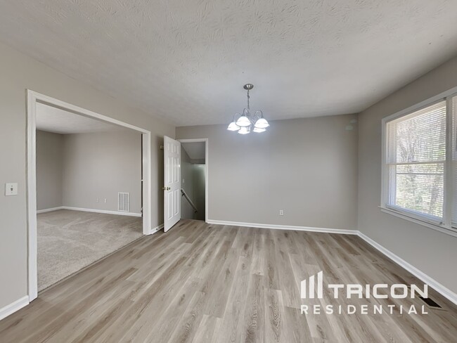 Building Photo - 220 Cypress Cir