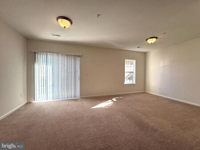 Building Photo - 3635 Glouster Dr