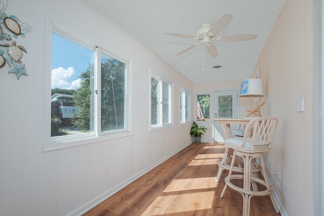 Building Photo - 4327 S Hammerhead Dr
