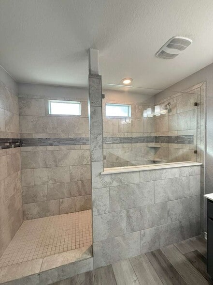 Building Photo - 323 Deer Crest Dr