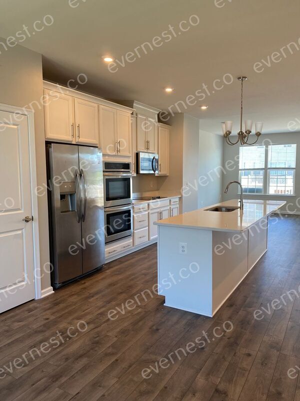 Building Photo - 1802 Sag Harbor Ln