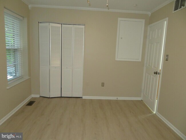Building Photo - 9150 Lambskin Ln