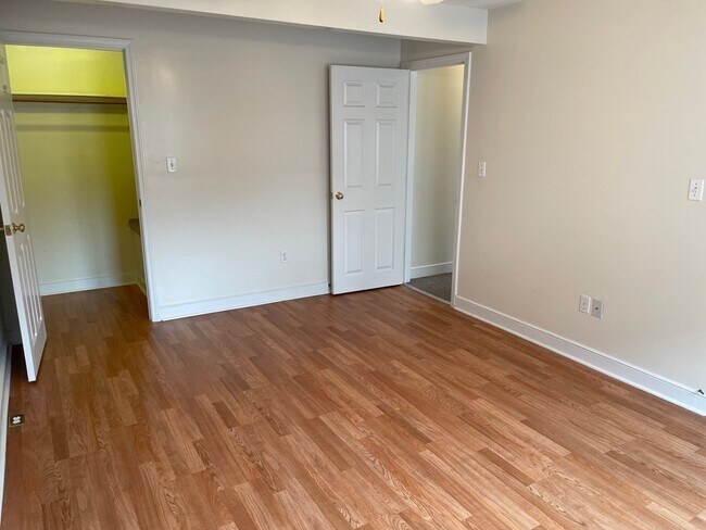 Building Photo - 32 Lincoln Rd