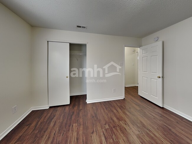 Building Photo - 5624 Grassy Bank Dr