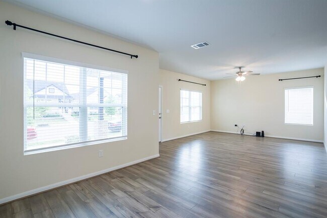 Building Photo - 318 Timber Brook Dr