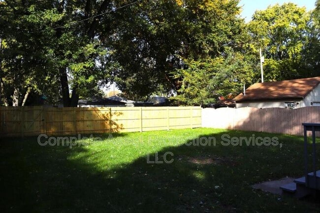 Building Photo - 3424 Iowa St