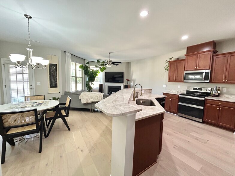 Building Photo - 8223 Primanti Blvd