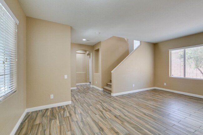 Building Photo - GORGEOUS 2 STORY HOME*4 BEDROOMS*TONS OF U...