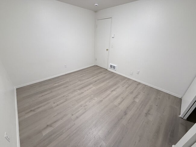 Building Photo - 10807 22nd Pl SE