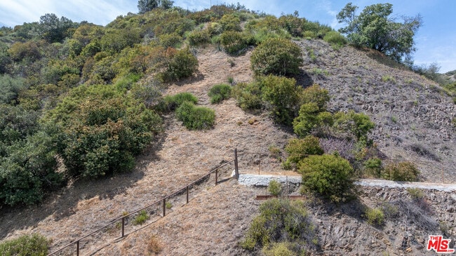 Building Photo - 13033 Sky Valley Rd
