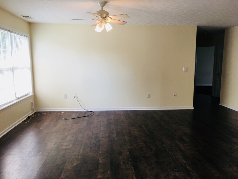 Building Photo - 5022 Lea Ann Way