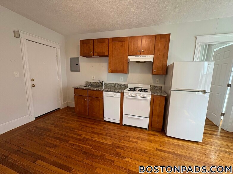 Building Photo - 1615 Commonwealth Ave