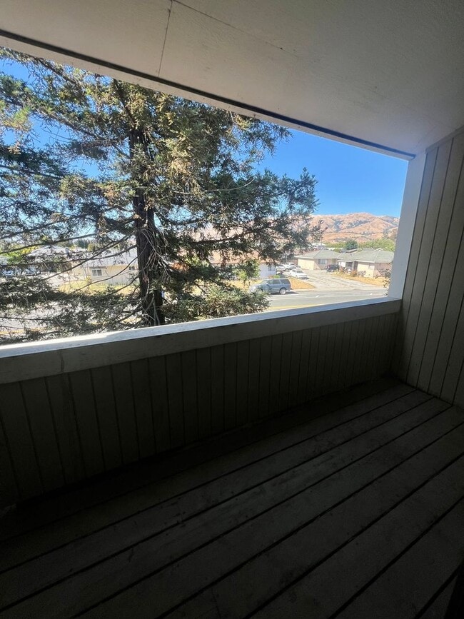 Building Photo - Stunning, spacious and large Milpitas cond...