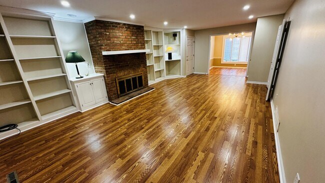 Building Photo - 2948a Candlelight Way