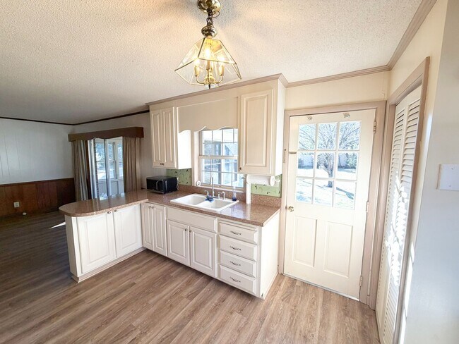 Building Photo - 222 Knox Dr