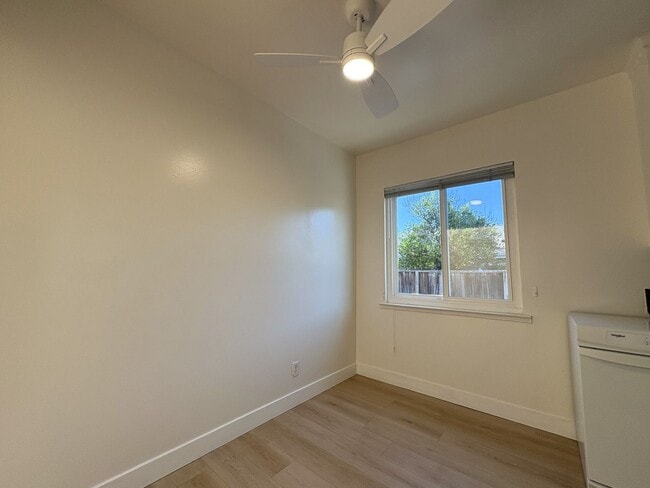 Building Photo - Charming 2 Bedroom, 2 Bathroom Home in Redwood City