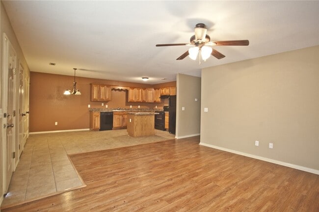 Building Photo - 3012 S B St