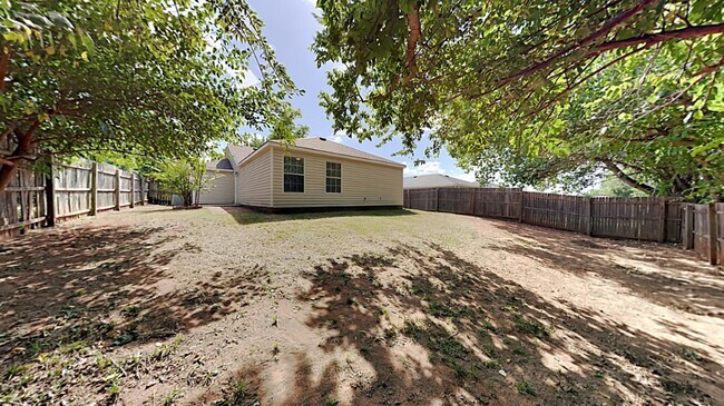 Building Photo - 1117 Cedarcrest St
