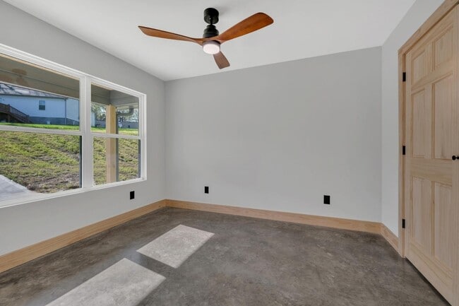 Building Photo - 110 Hooper Dr