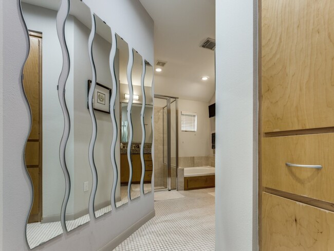 Building Photo - 5219 Kiam St