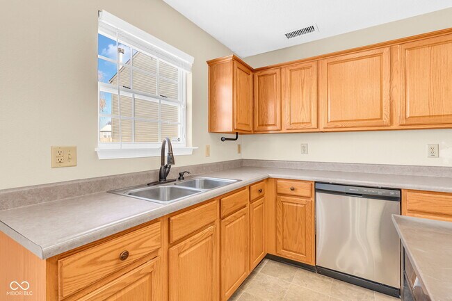 Building Photo - 8818 Browns Valley Ln