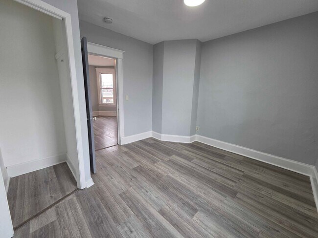 Building Photo - 3533 Douglas Ave