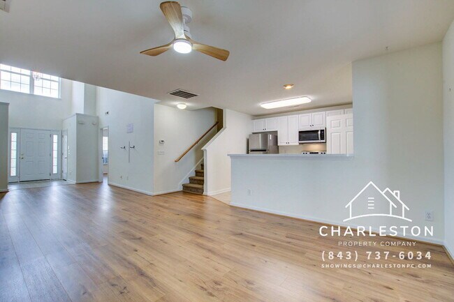 Building Photo - 2425 Scholar Ln