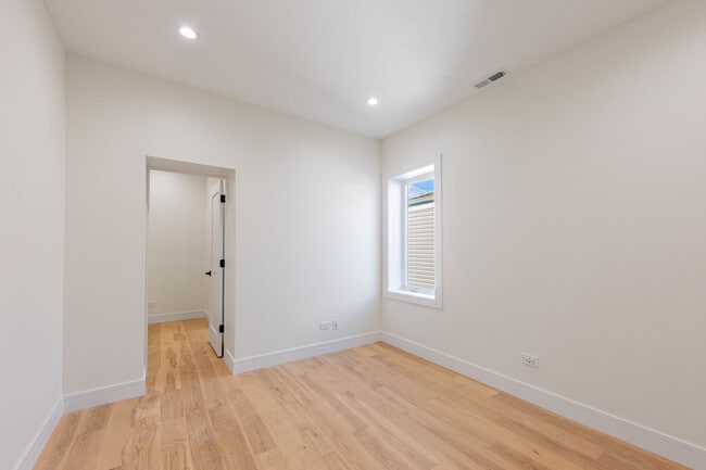 Building Photo - 2920 N 73rd Ct