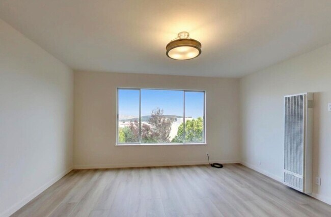 Building Photo - 4120 Fulton St