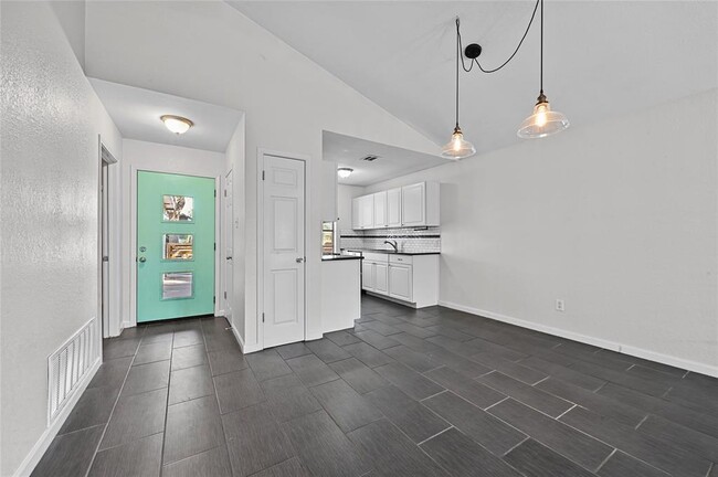 Building Photo - 8730 Birmingham Dr