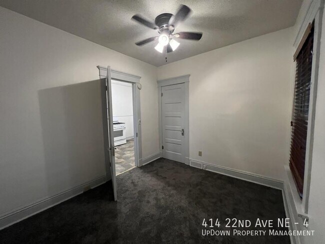 Building Photo - 414 22nd Ave NE