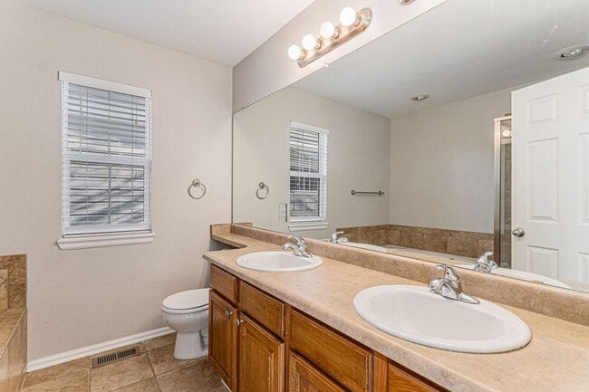 Building Photo - Single family 4 bed 3 bath for rent