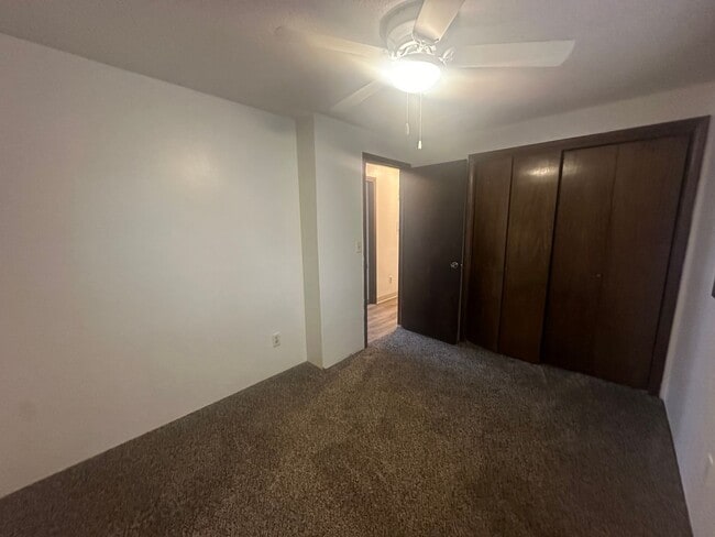 Building Photo - Three bedroom, Two bathroom home located i...