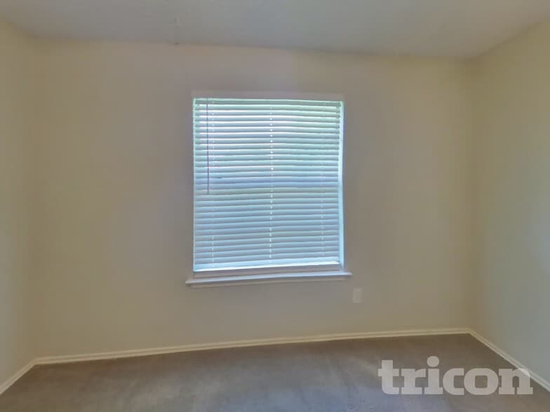 Building Photo - 14605 Otoe Dr