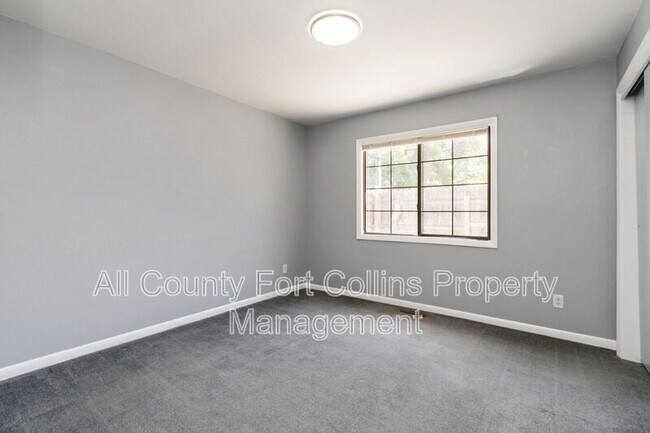 Building Photo - 817 E Laurel St